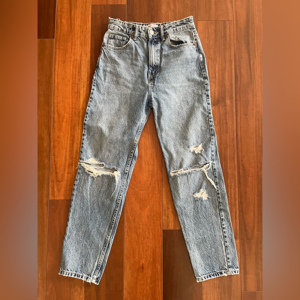 ZARA High Rise Distressed Ripped Tapered Jeans Light Blue Denim Size 4 US